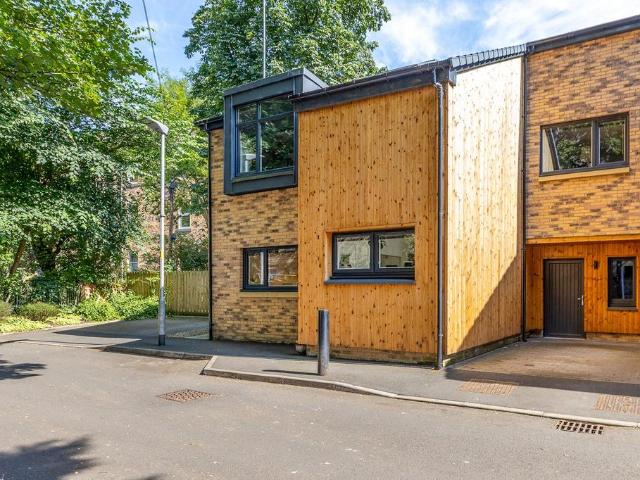 House for sale in Crosshill, Scotland