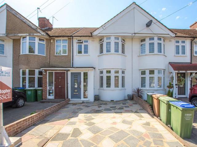 House for sale in Albany Park, Greater London