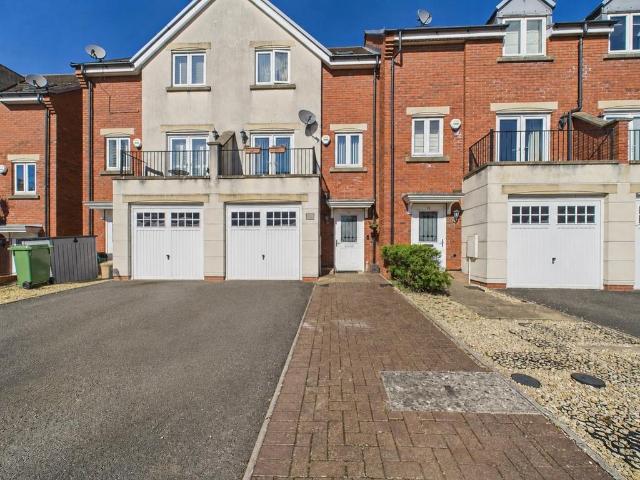 House for sale in Ewens Farm, Golden Valley