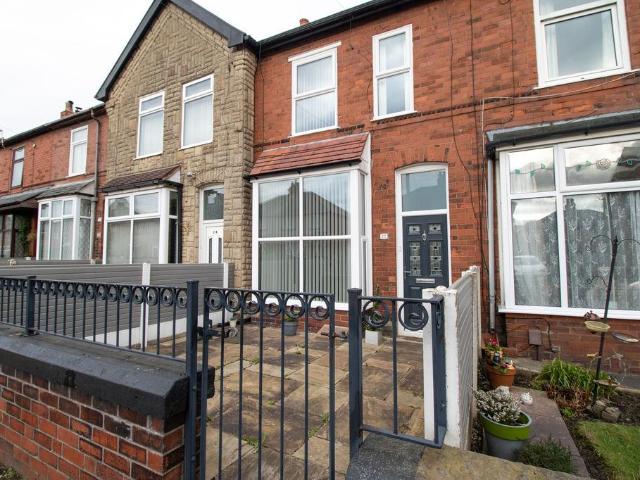 House for sale in Prestolee, Lee Bank