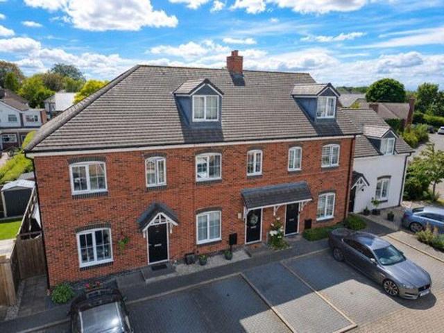House for sale in Gun Hill, Warwickshire