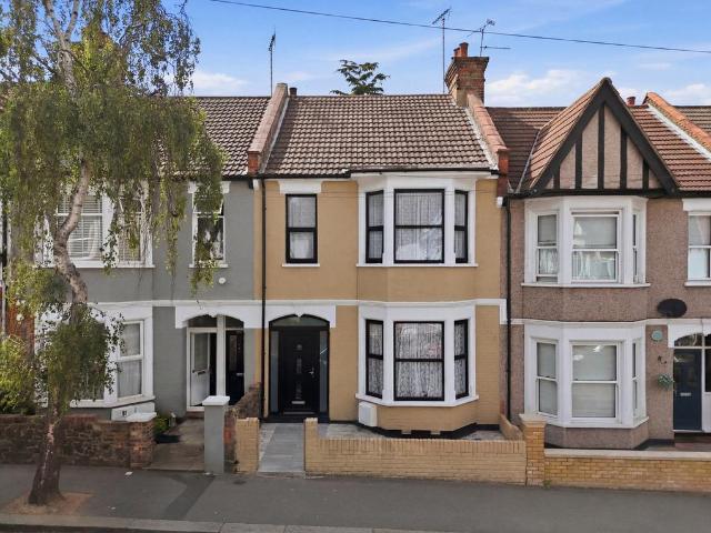 House for sale in Alton Barnes, Essex