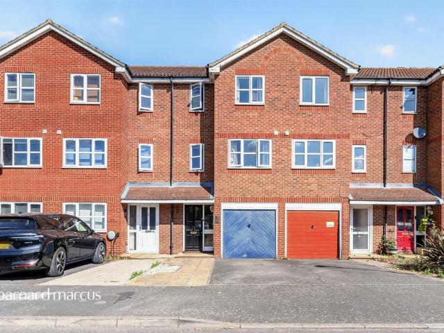 House for sale in Berrylands, Greater London