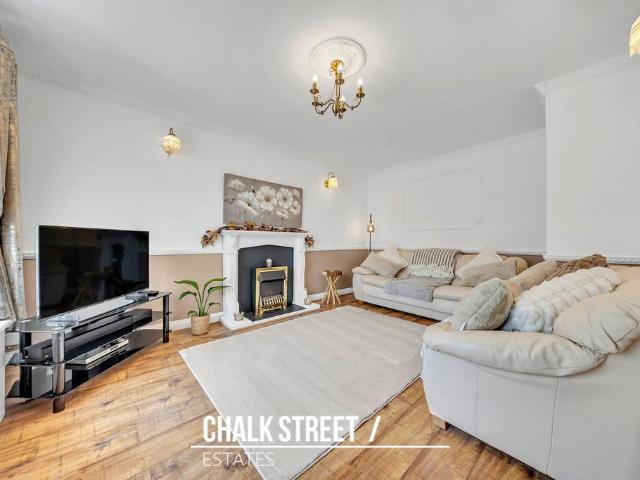 House for sale in Elm Park, Greater London