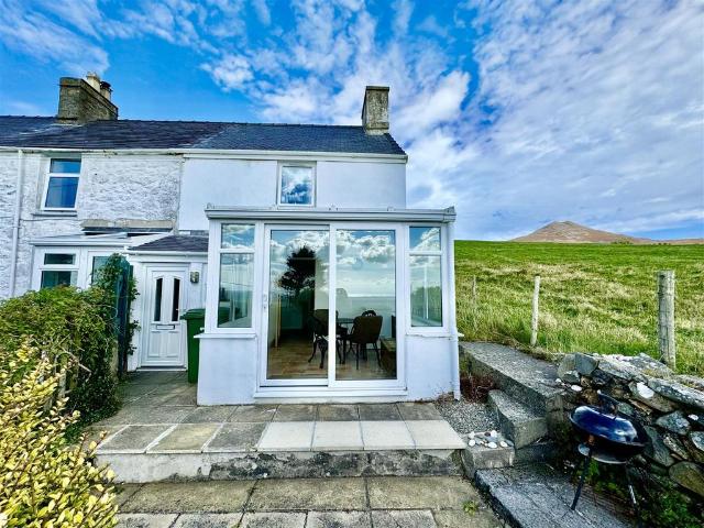 House for sale in Llithfaen, Wales