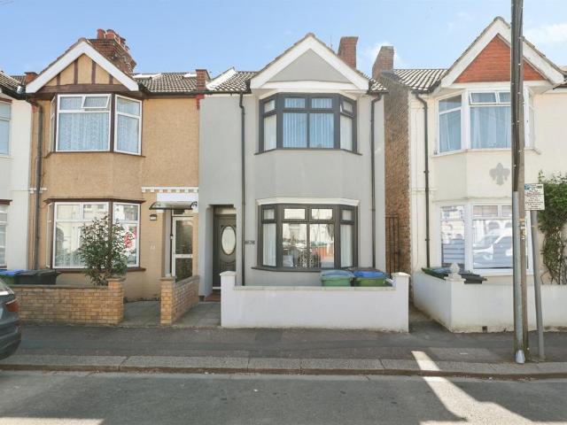 House for sale in Holywell Estate, North Watford