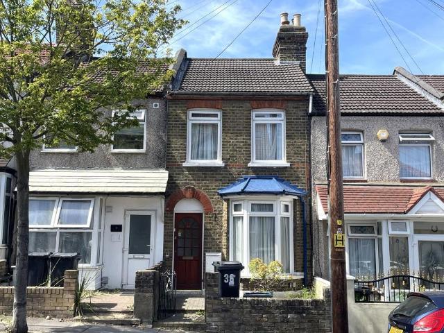 House for sale in Newbury Park, Greater London
