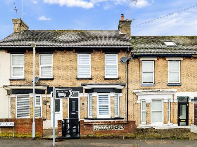 House for sale in River, Ash