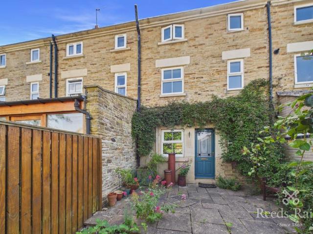 House for sale in Loundsley Green, East Midlands