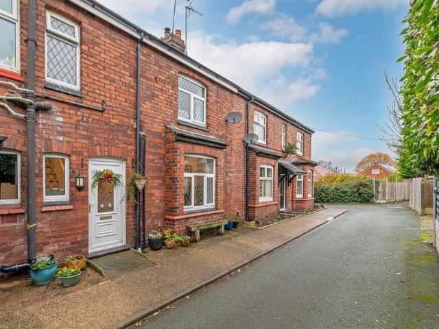 House for sale in Helsby, Alvanley