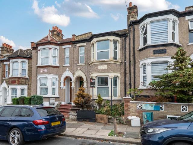 House for sale in Royal Borough of Greenwich, Greater London