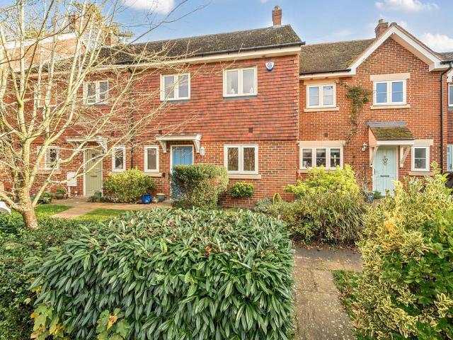House for sale in Hillview, Surrey