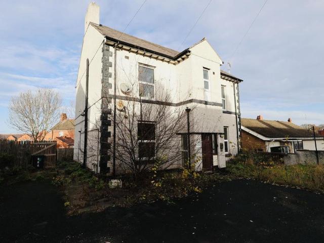House for sale in Croes Eneurys, Wrexham