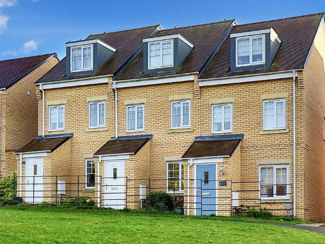 House for sale in Chelmondiston, Suffolk
