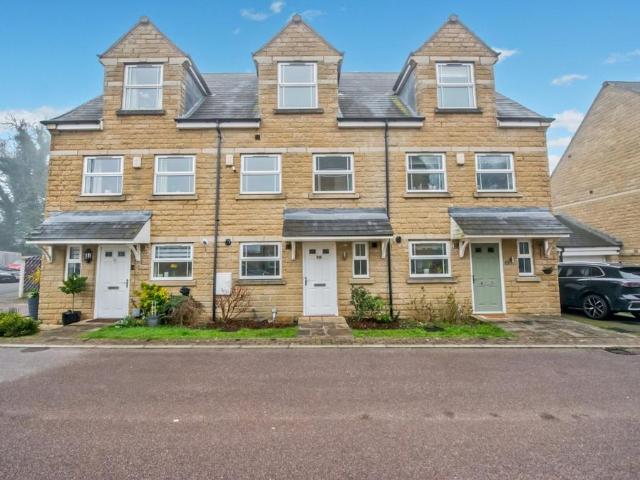 House for sale in Birkenshaw, West Yorkshire