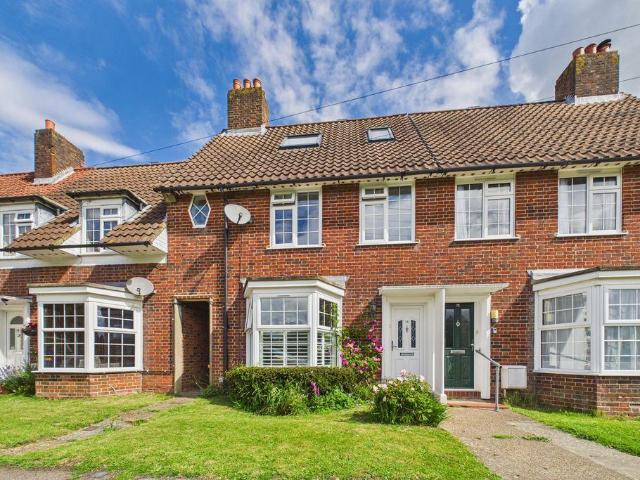 House for sale in Walton On The Hill, Red Hill