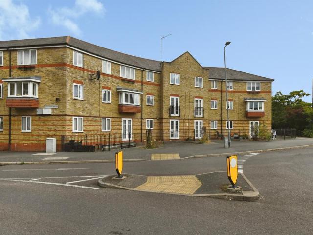 Flat for sale in Moulsham, Chelmsford