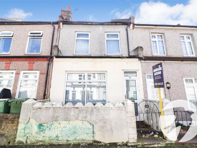 House for sale in London Borough of Bexley, Greater London