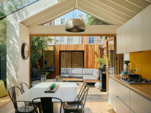 House for sale in London Borough of Hounslow, Strand
