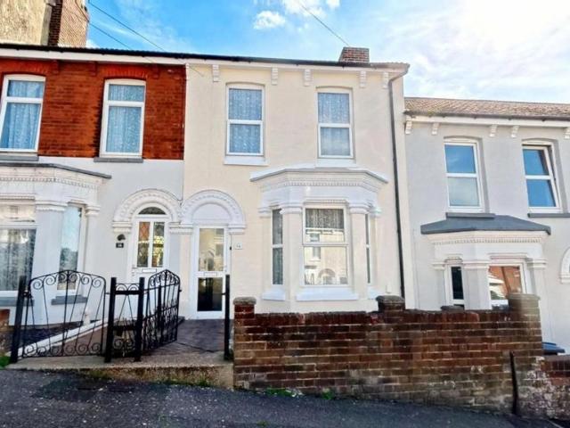 House for sale in Tower Hamlets, Ash