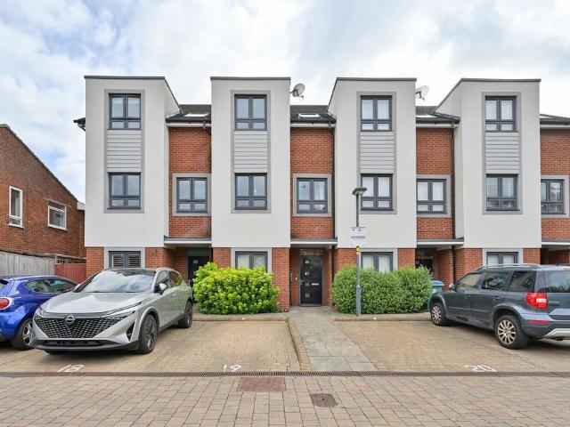 House for sale in Holywell Estate, North Watford