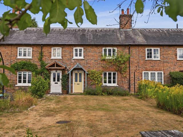 House for sale in Aldbury, Dacorum