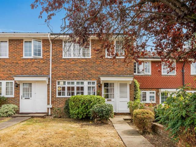 House for sale in Fole, Surrey