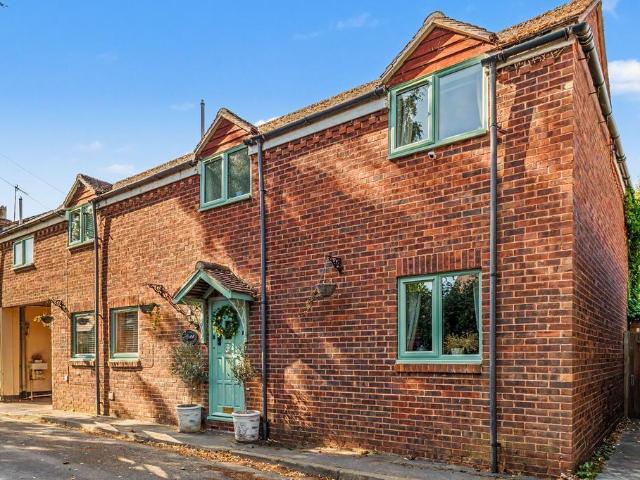 House for sale in Tiddington, Alderminster