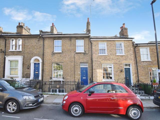 House for sale in East Greenwich, Greater London