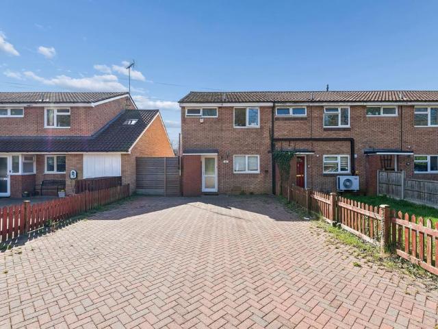 House for sale in Roebuck, Shephall