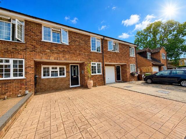 House for sale in Farnborough, Hampshire