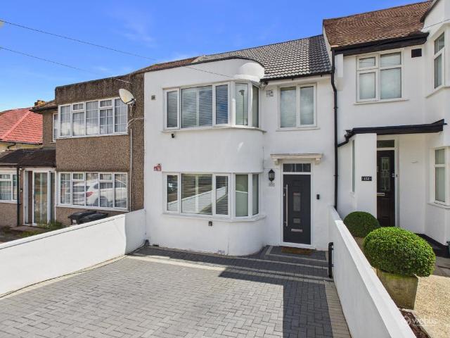 House for sale in London Borough of Croydon, Selsdon