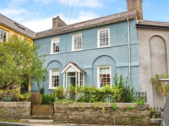 House for sale in Llandeilo, Wales