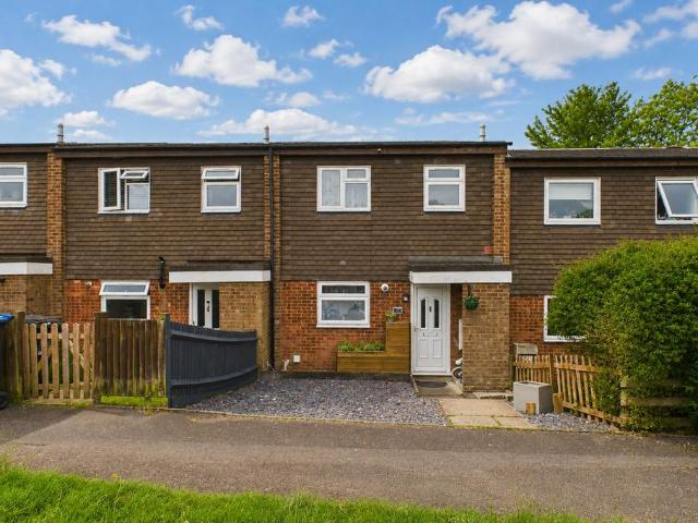 House for sale in Highfield, Pouchen End
