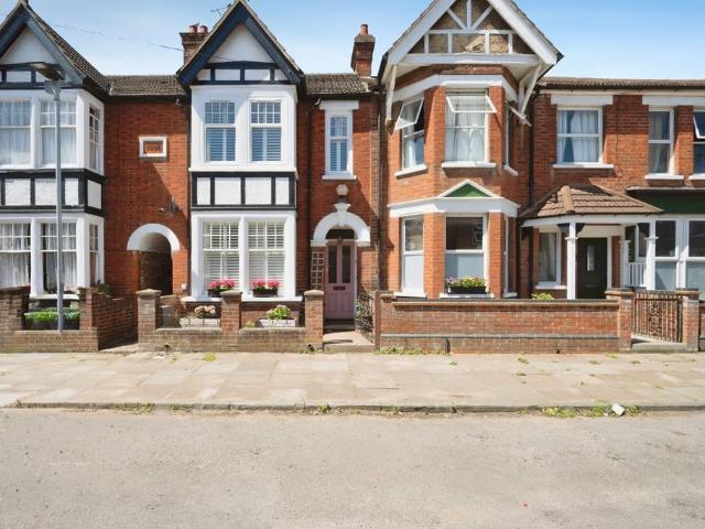 House for sale in Castle, Bedford