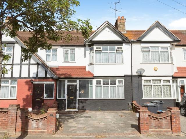 House for sale in Gants Hill, Greater London