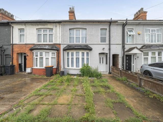 House for sale in Woodside Estate, Houghton Regis