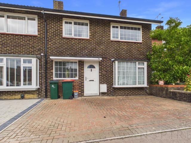 House for sale in Gossops Green, Crawley
