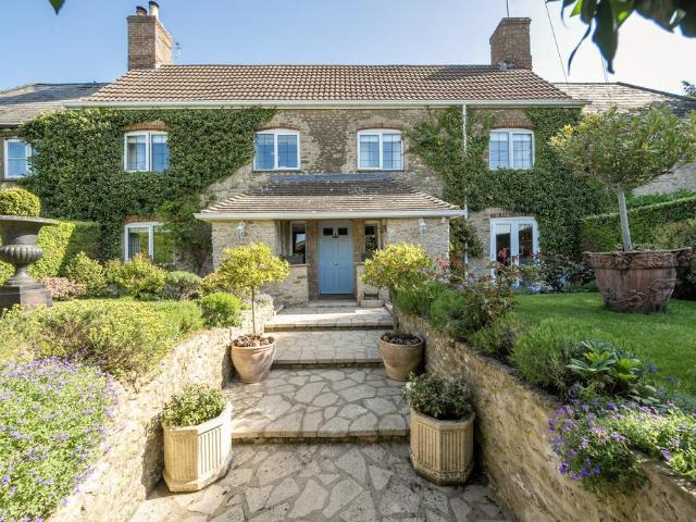 House for sale in Stanton Fitzwarren, Swindon