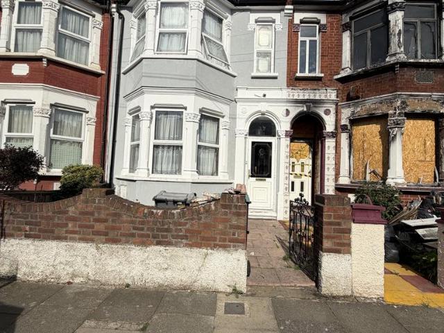 House for sale in Greater London