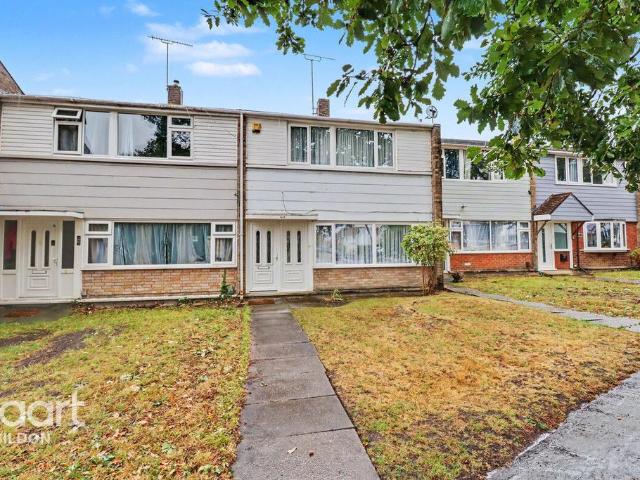 House for sale in Laindon, Essex