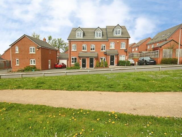 House for sale in Whitnash, Green Close