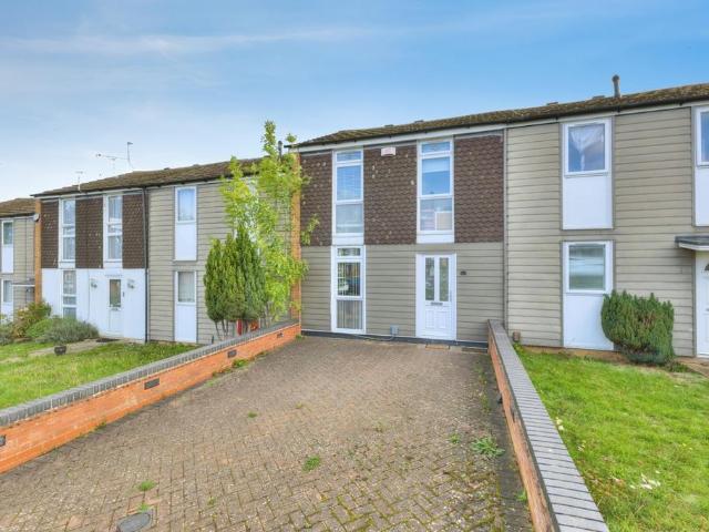 House for sale in Roselands, Northampton