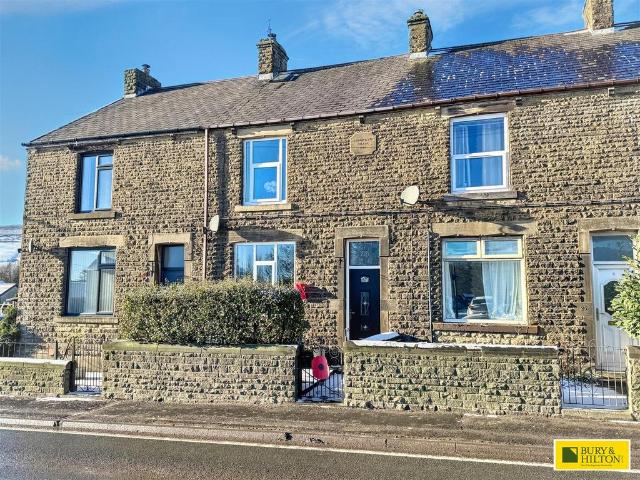House for sale in Charlesworth, East Midlands