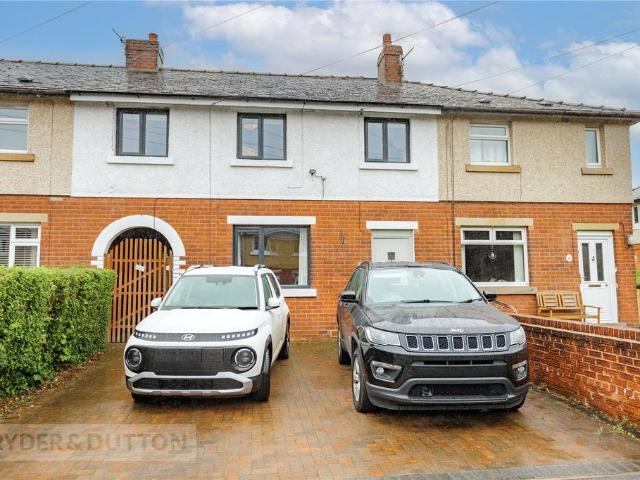 House for sale in Simmondley, Charlesworth