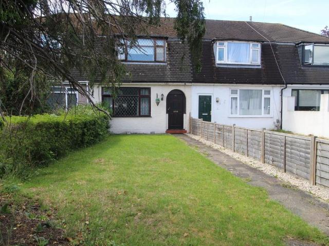 House for sale in South Stanmore, Greater London