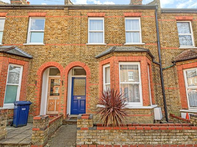 House for sale in North Finchley, Greater London