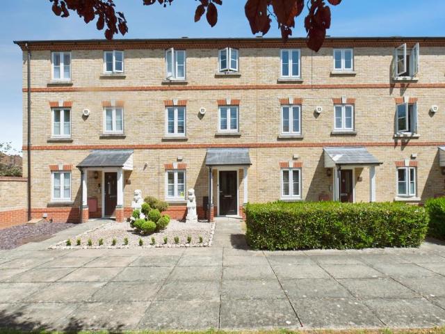 House for sale in West Ewell, Epsom
