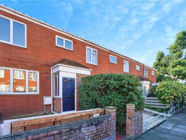 House for sale in Greater London