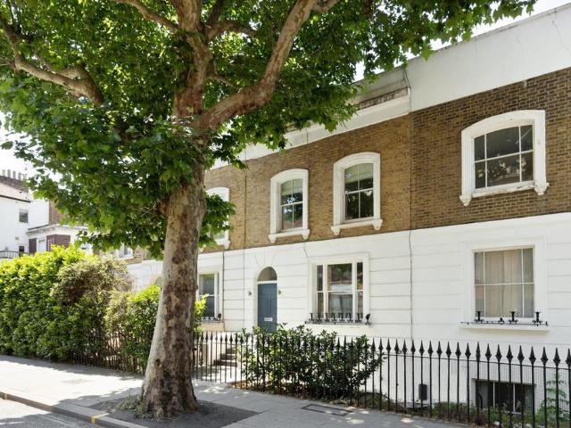 House for sale in Fulham, Walham Green
